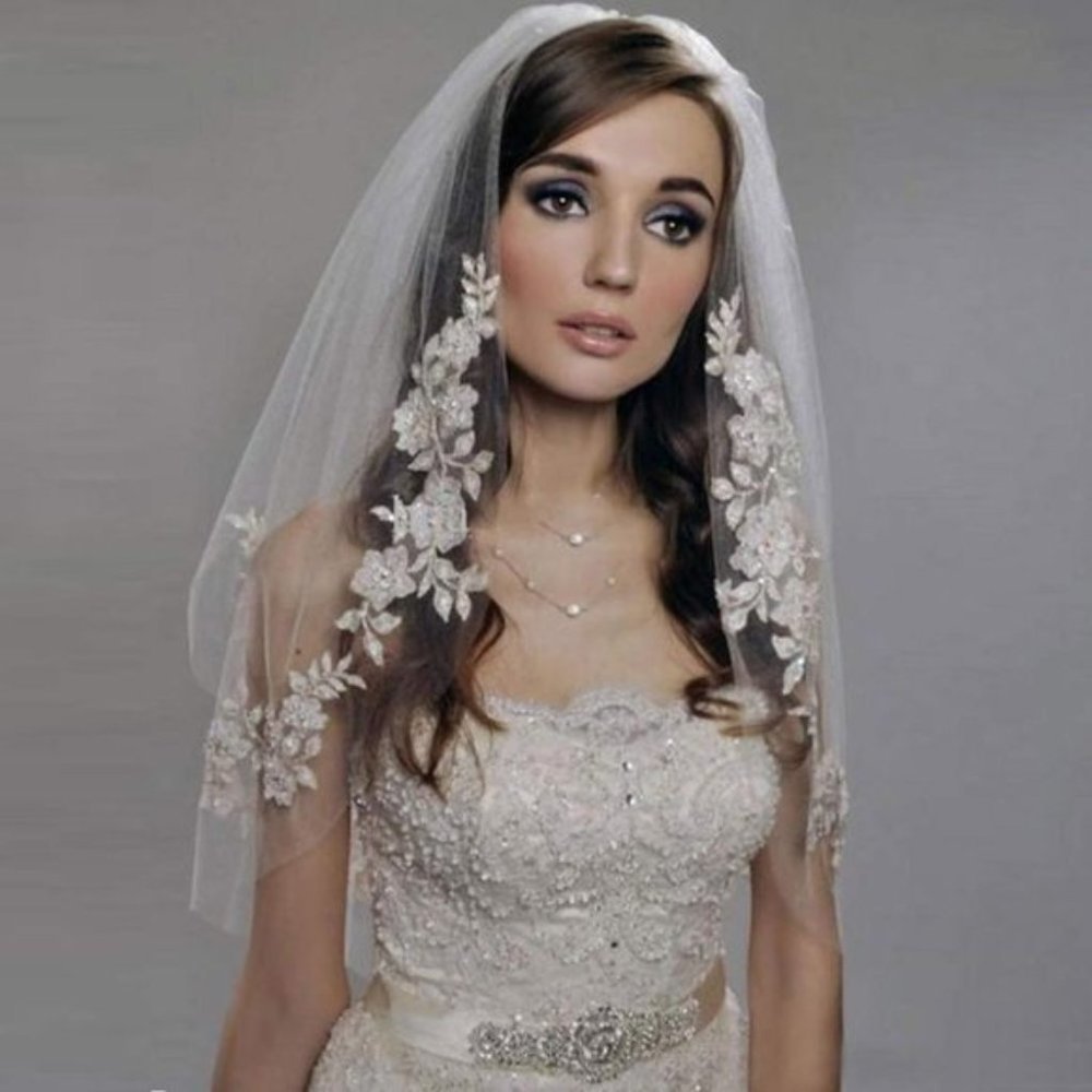 Wedding Bridal Veil Lace with Hair Comb Ivory